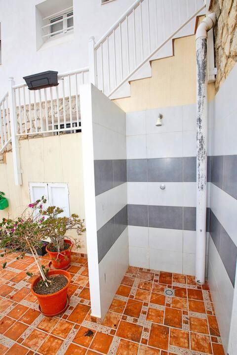 Stylish & Fully Furnished 3 Bedrooms Flat -4 Min Walk To Beautiful Beach アリカンテ エクステリア 写真